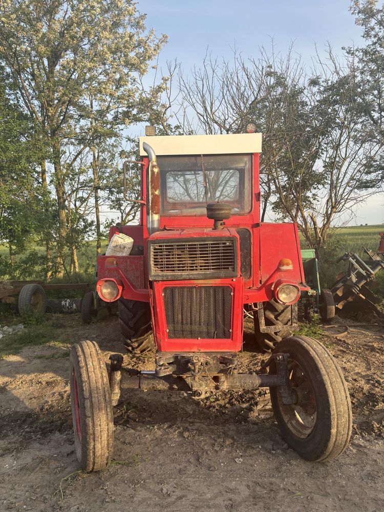 Tractor universal 650 nr contact +40 (727) 322 925
