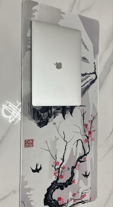 Продаю Macbook Pro 15