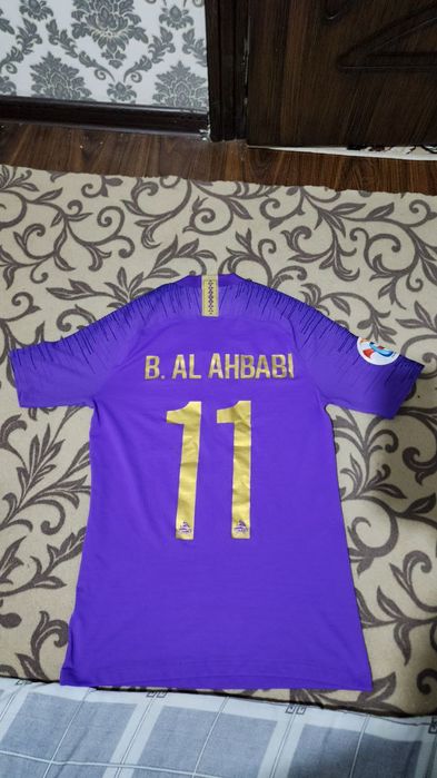 Orginal forma     Al-AIN Jamosi futbolchisining orginal formasi