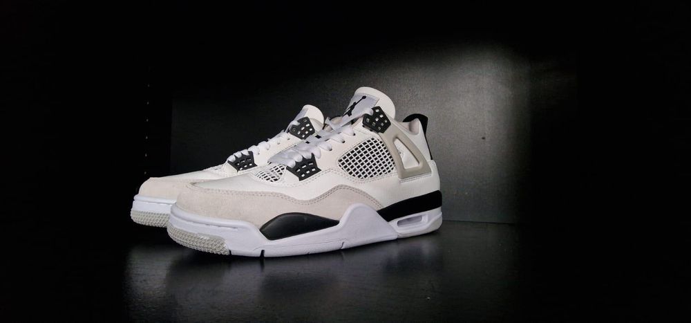 Jordan Retro 4 Military Black