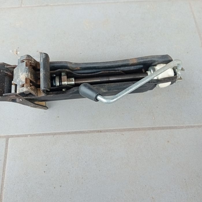 Cric auto universal nou