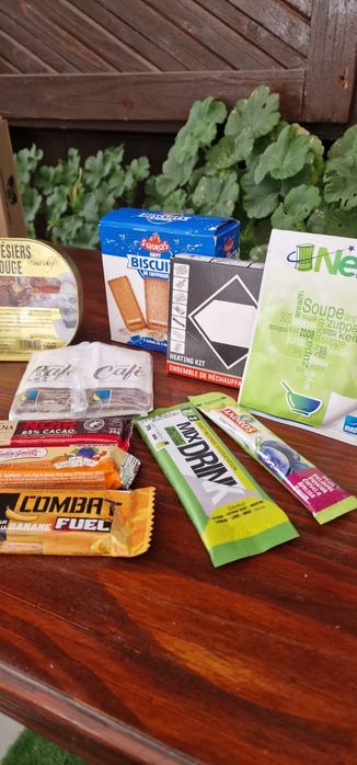 Kit supravietuire / mancare pentru drumetii MRE Franta