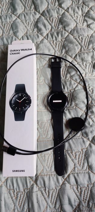 Продаю часы самсунг в хорошем состоянии