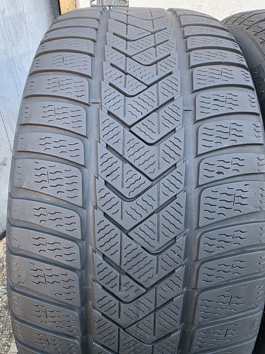 Vând două anvelope de iarna pirelli 275 40 18 dot 1718