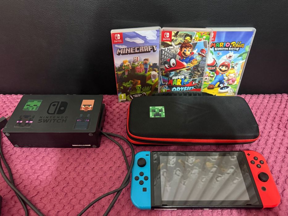 Продава се във отлично състояние е заедно със стойката и игрите