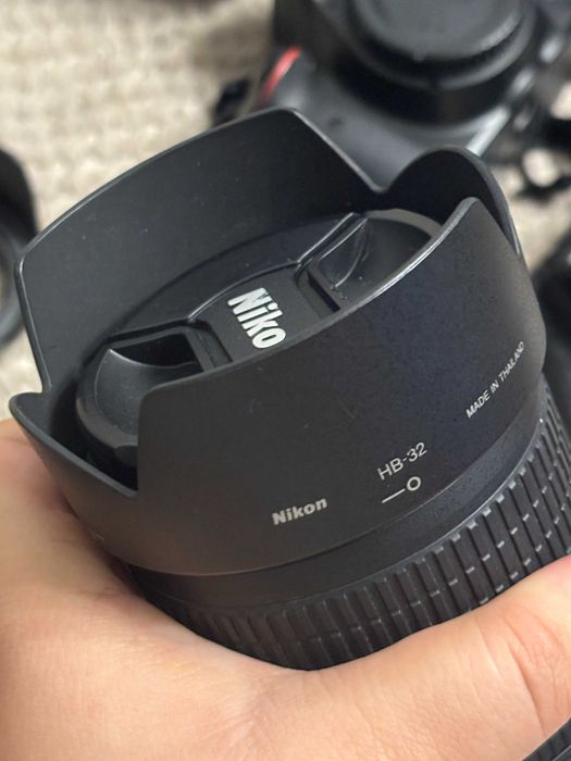 Nikon D5300 + обектив 35мм + обектив 18-105мм + аксесоари