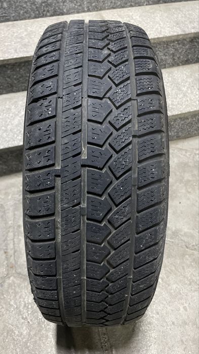 Зимние шины 2 штук 205/60/16