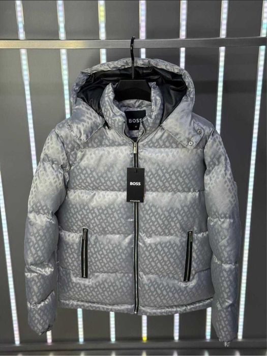 geaca hugo boss 300 marime s-m