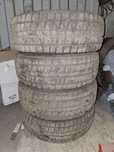 Продаю шины Bridgestone 215/55/17