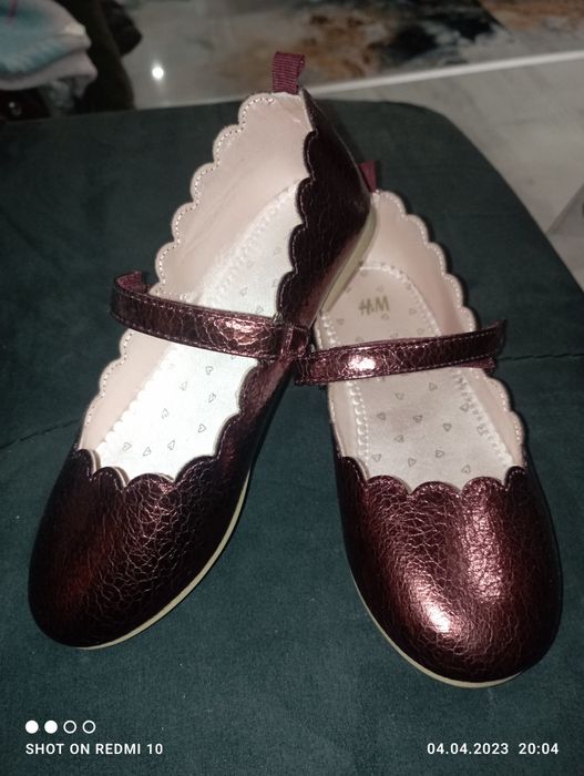 Нови обувки тип пантофки/ балеринки H&M номер 30