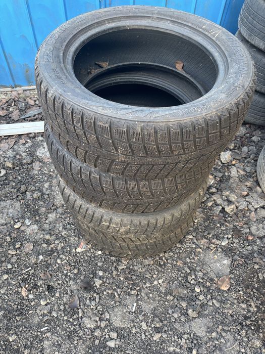 Продам шины в отличном состоянии зимние комплект р18