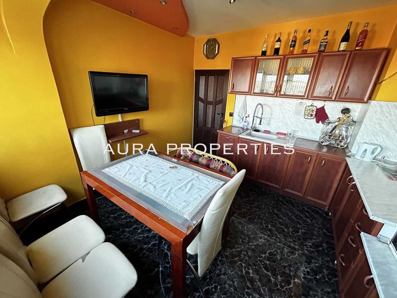 Продава се Тристаен апартамент в Разград, Орел - 80 кв.м за 1020 €/кв.м - Снимка #3