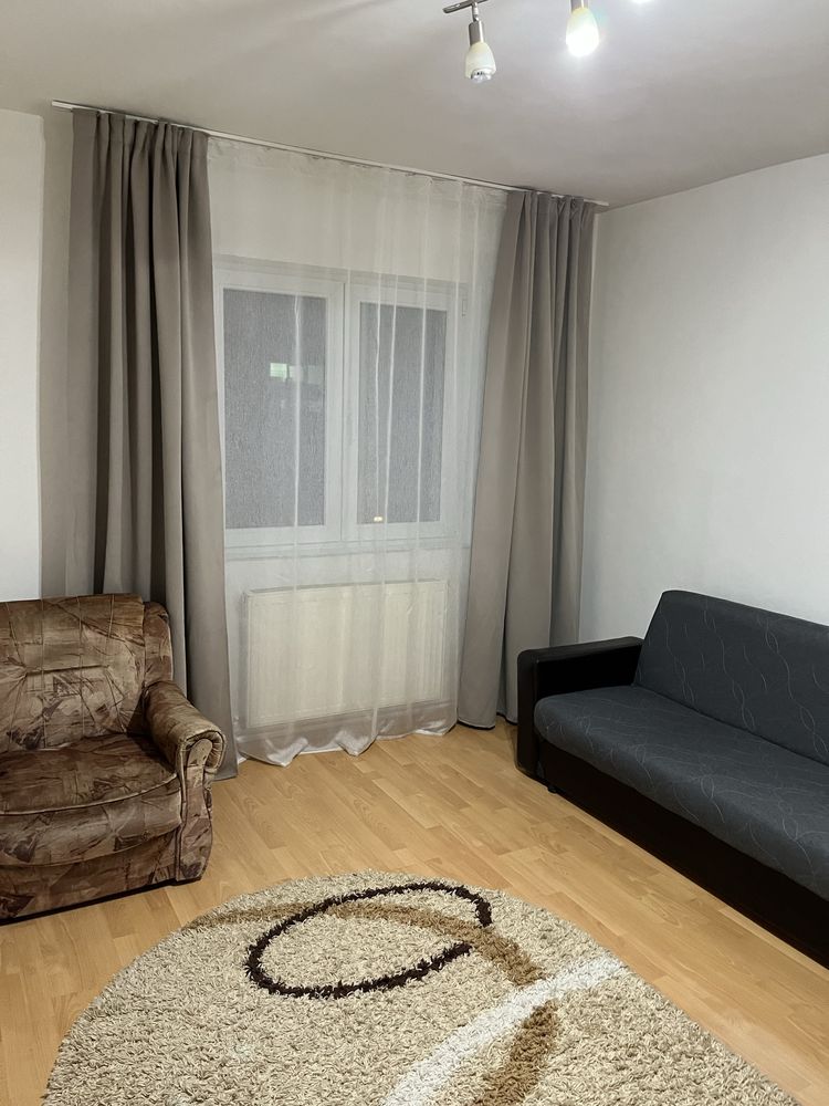 Inchiriez apartament 2 camere, zona Cedonia