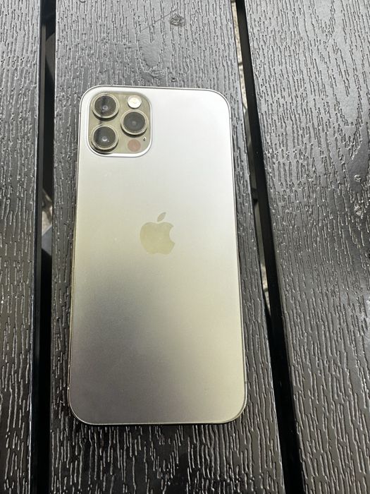 Vand iphone 12 pro in state buna de functionare