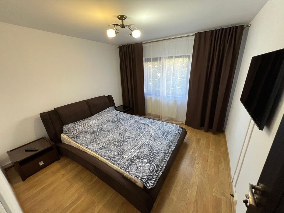 Inchiriez apartament 2 camere decomandat