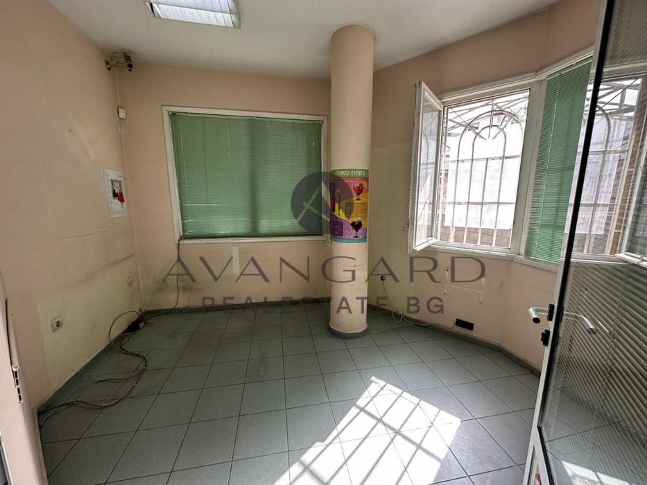 Продава се Офис в Пловдив, Център - 70 кв.м за 1064 €/кв.м - Снимка #2