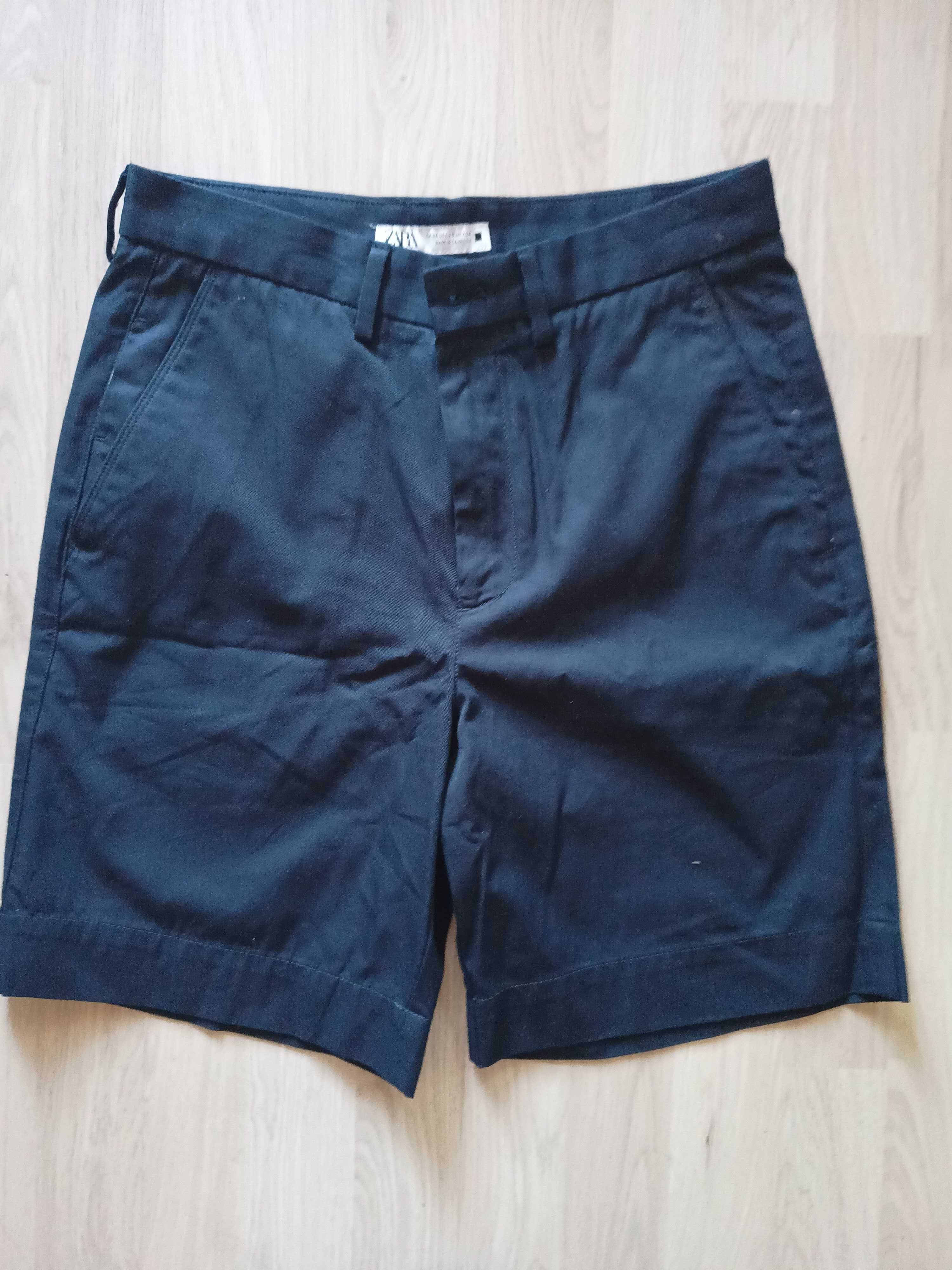 Продавам мъжки бермуди Zara, размер S