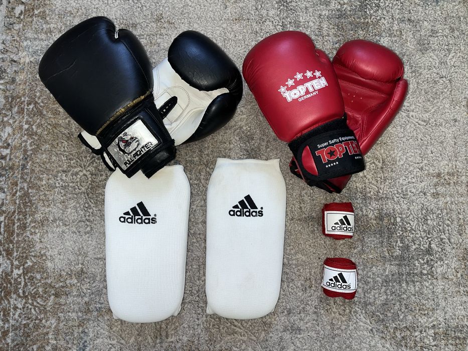Спортивный инвентарь. Перчатки, бинты, наколенники.  ТОРГ есть