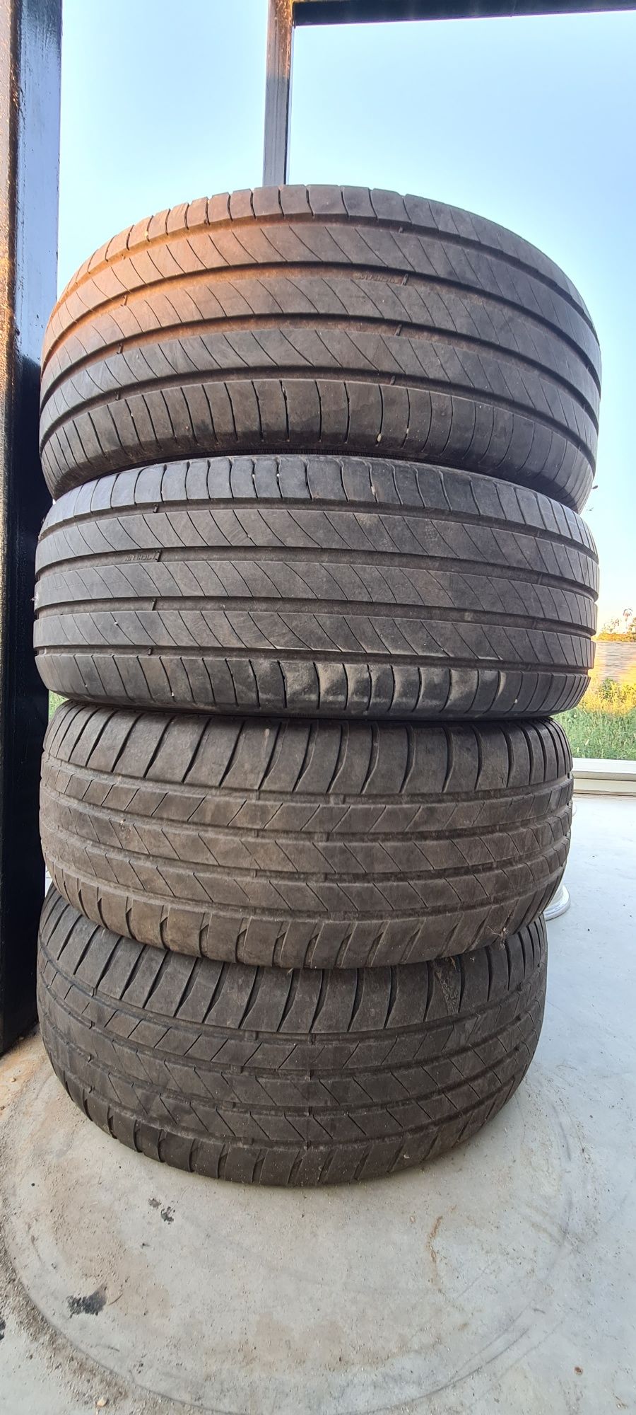 4 Anvelope 215 55 17 Bridgestone Touranza Michelin Primacy 4