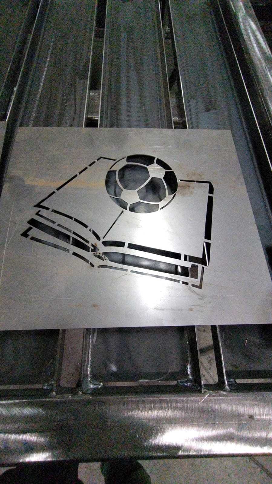 Decupari in tabla si inox dupa foto, text; balustrade, scari metalice