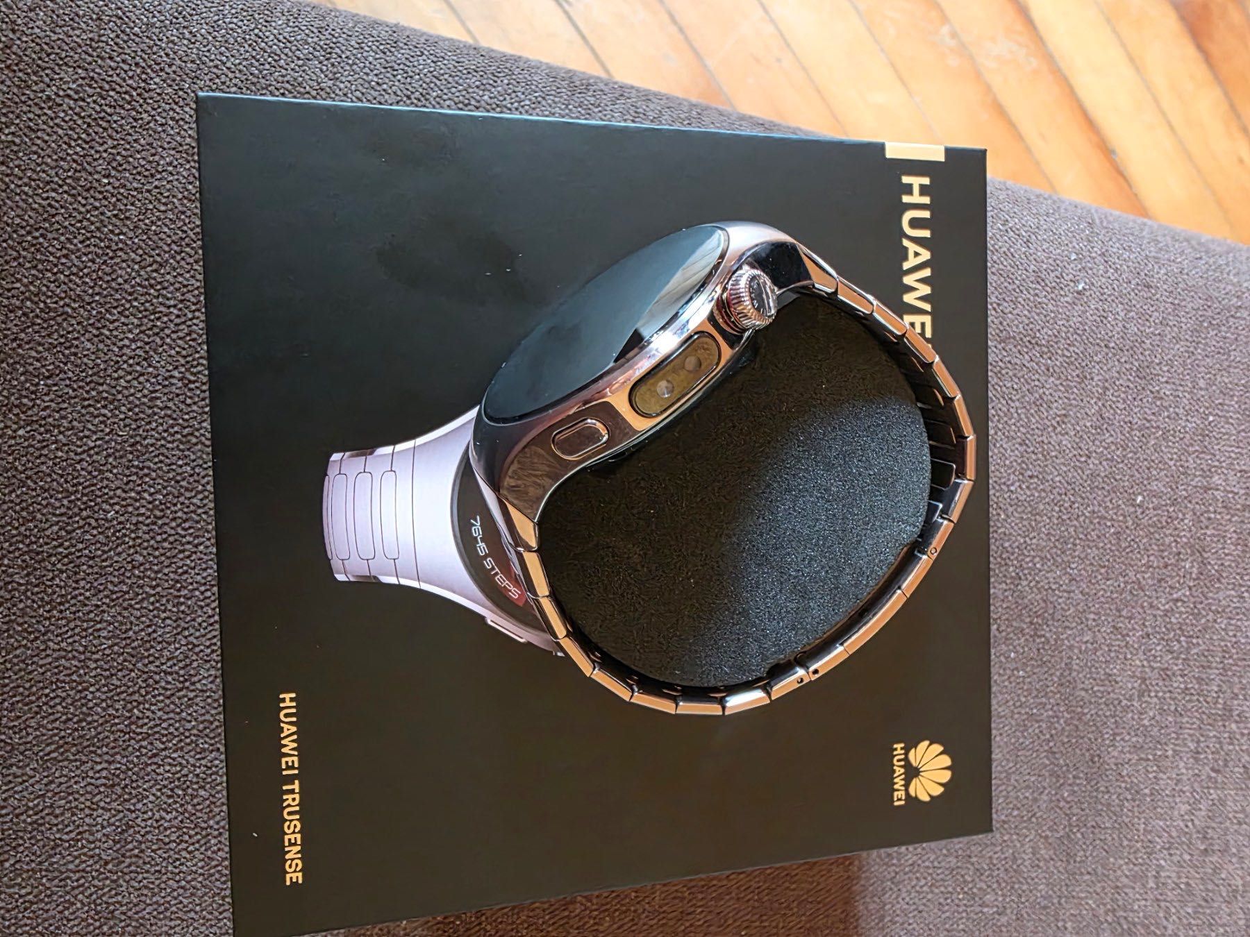Смарт часовник Huawei - Watch 5, 42 mm, Sand Gold Titanuum Strap 42 MM