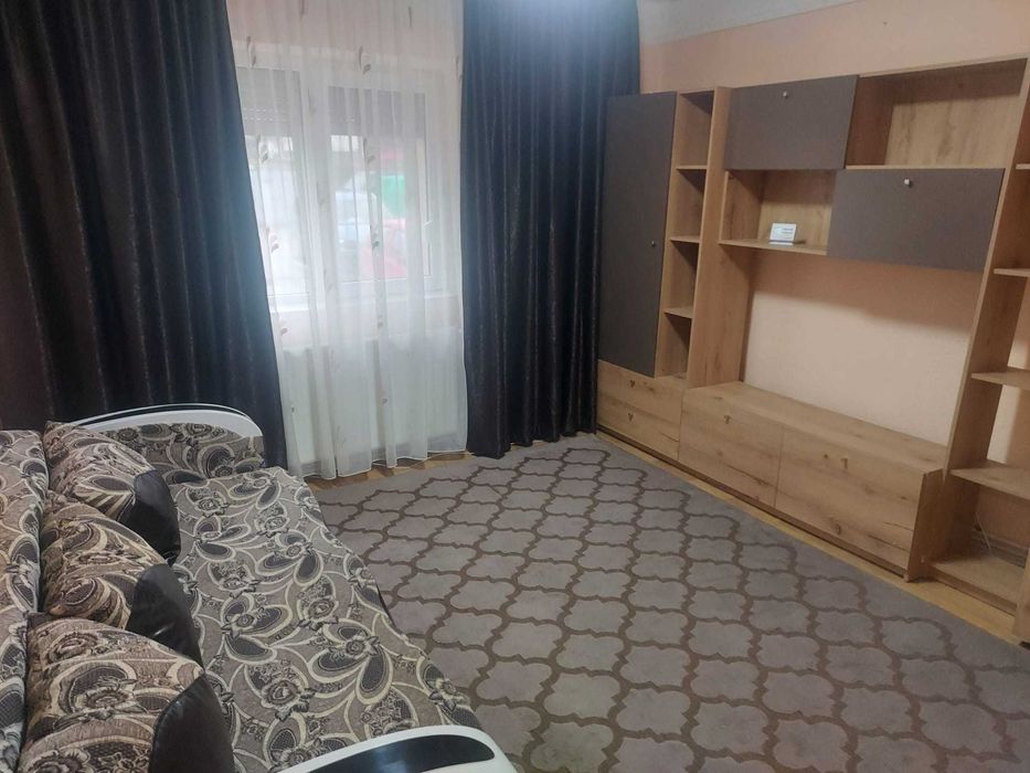 Inchiriez garsoniera