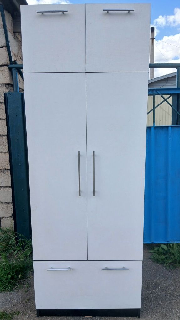 Продам прихожая длина 3 метра