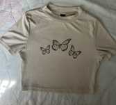 Тениска crop top с пеперуди