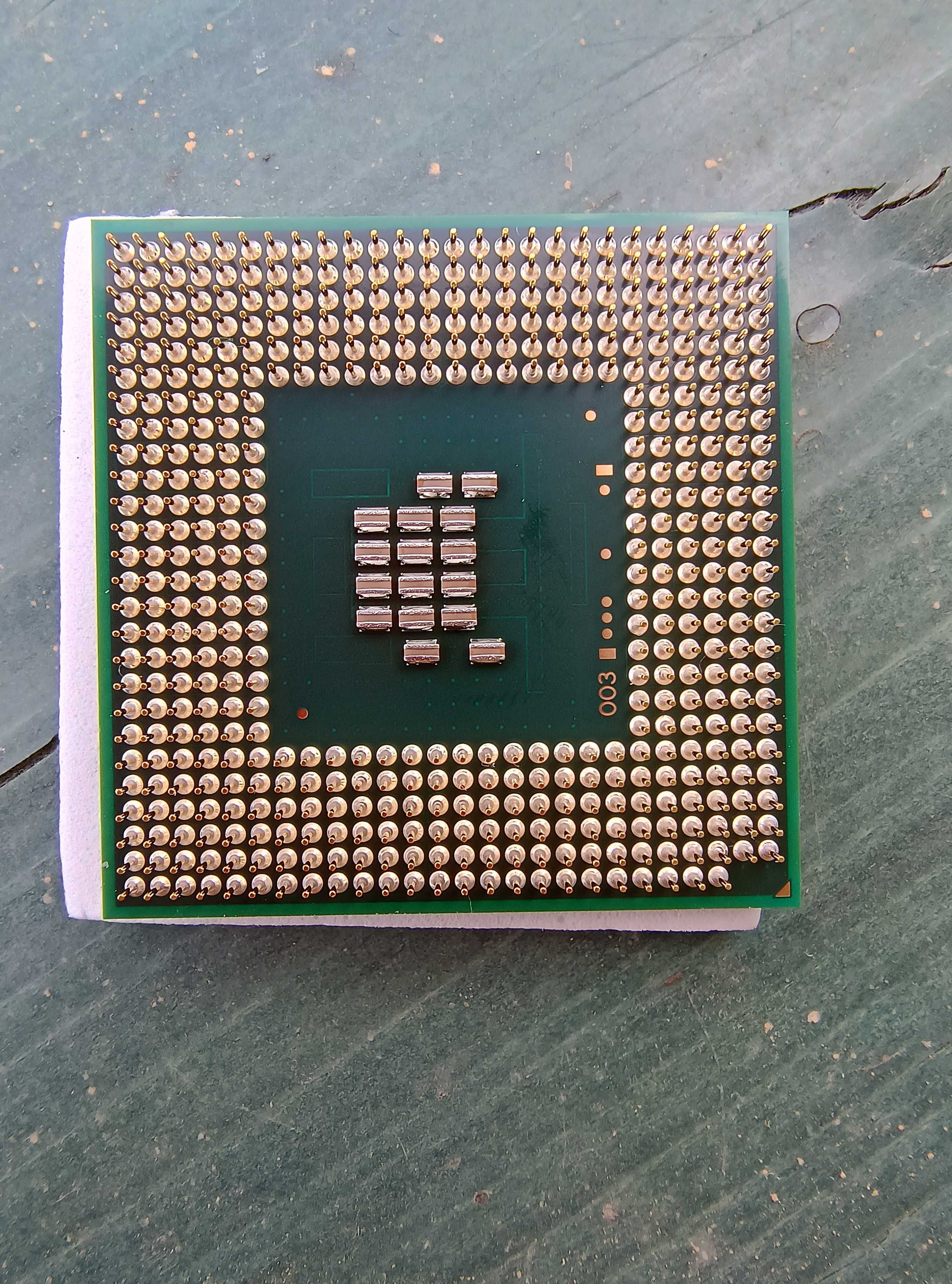 Procesor laptop Intel Celeron 500 la 2 GHz. Impecabil!