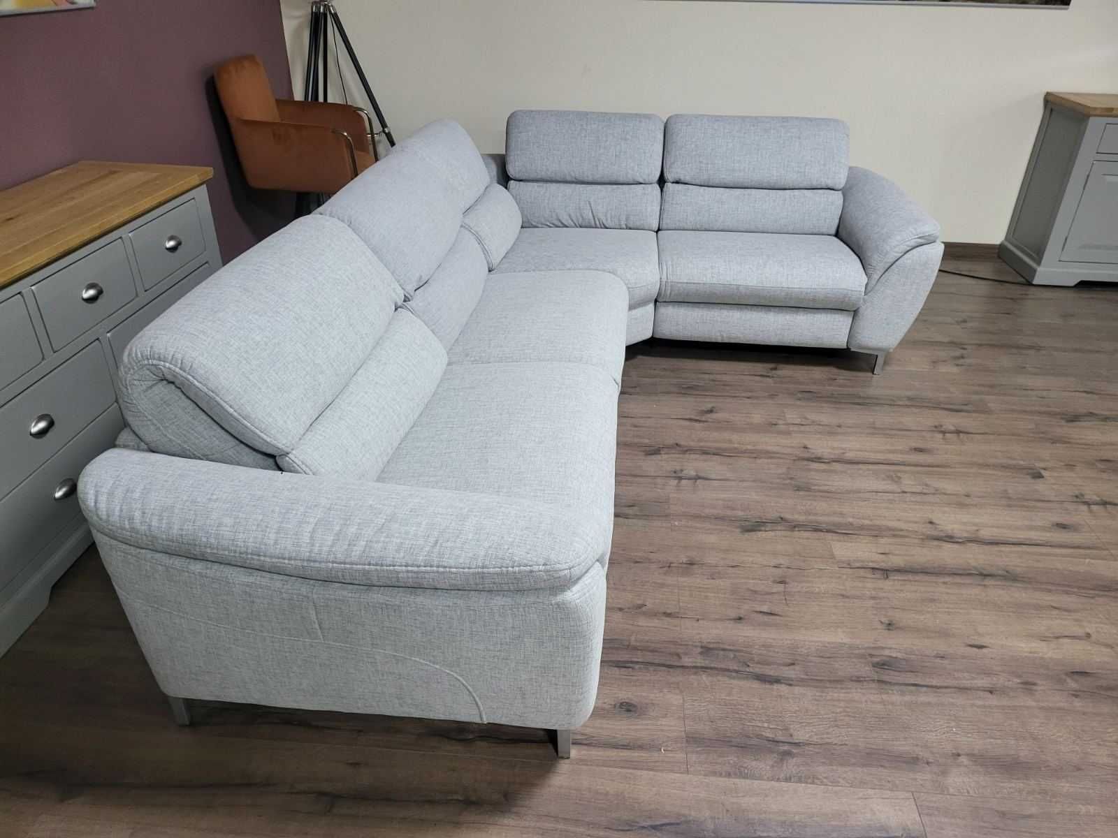 Сив ъглов диван от плат "HUKLA M-Bavero" с ел. релакс механизъм