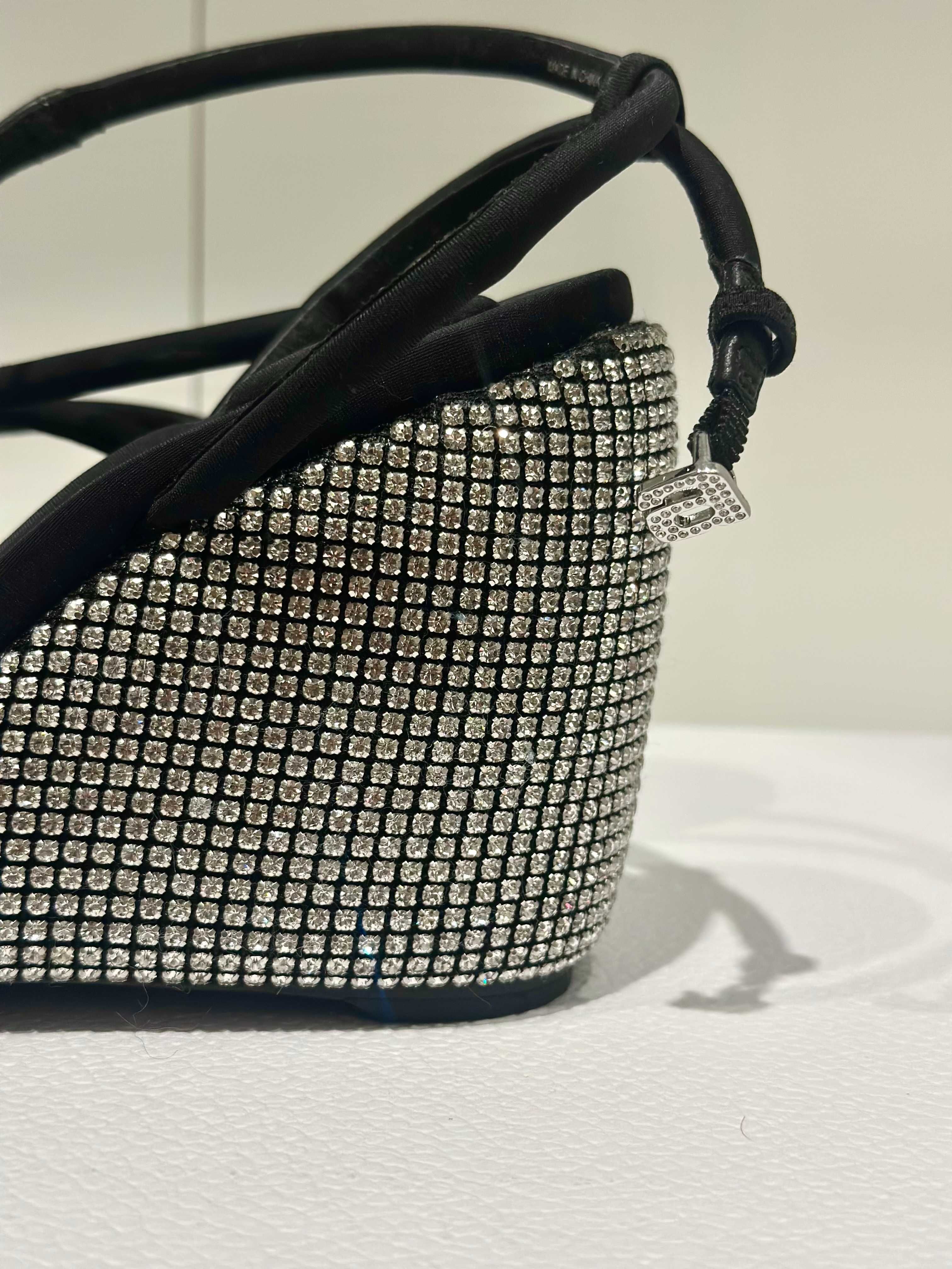 Невероятни сандали Alexander Wang с кристали