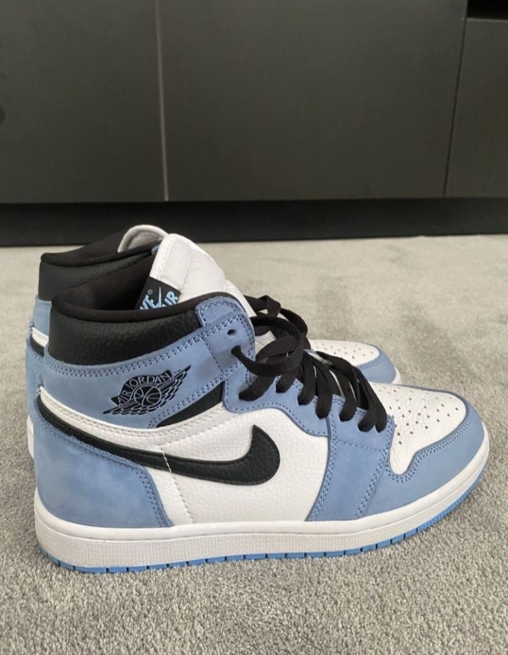 Air Jordan 1 University Blue (negociabl)