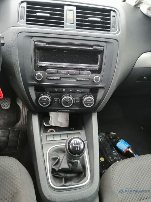 VOLKSWAGEN JETTA IV 162, 163, AV3, AV2 2009 - > 1.6 TDI CAYC 77KW|105HP