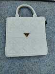 Poseta Dama eleganta Guess
