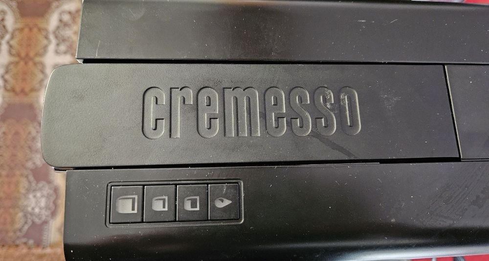 Cremesso Кафе машина с капсули