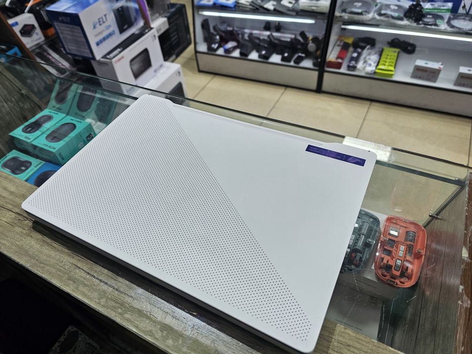 Asus ROG Zephyrus Ryzen 9 + RTX 3060