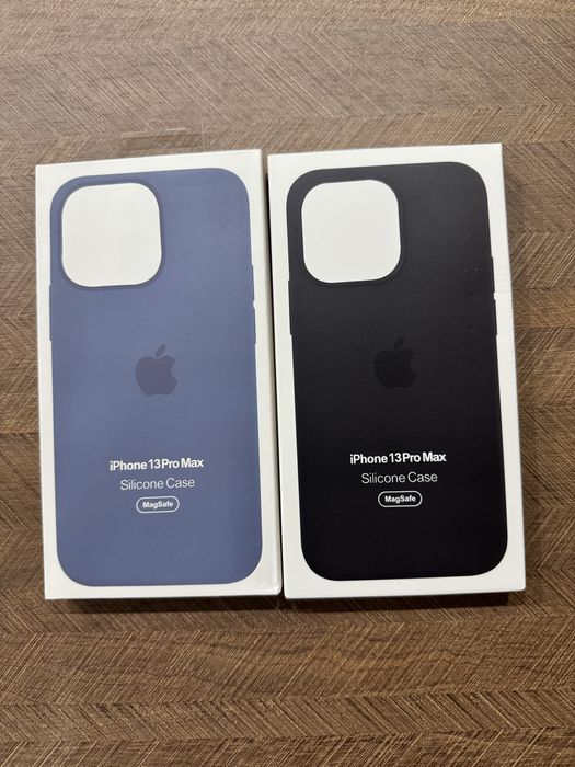 iPhone 13 Pro Max Silicone Case with MagSafe - Midnight