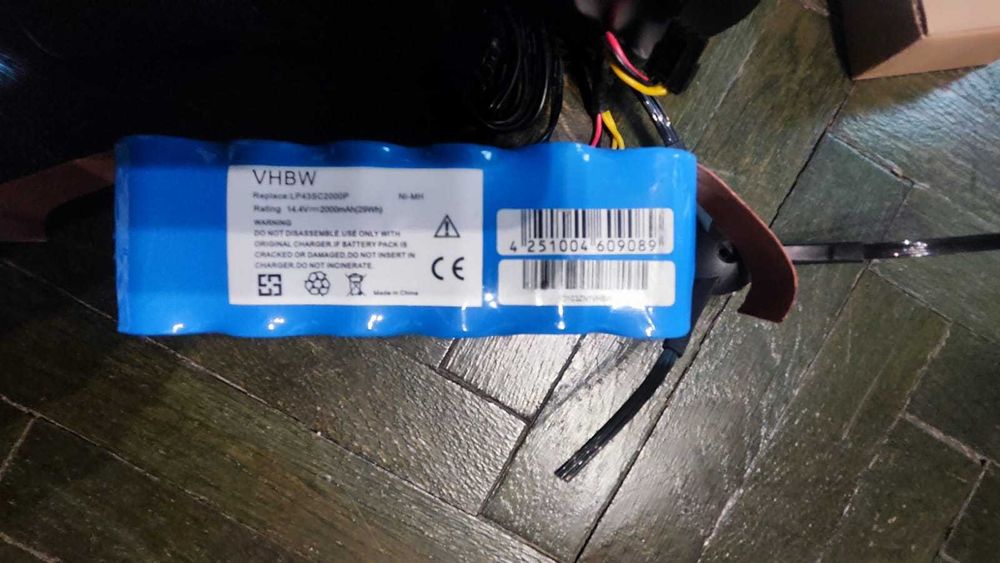 Aspirator robot profimaster 2712, touchscreen, telecomanda, Turbo HEPA