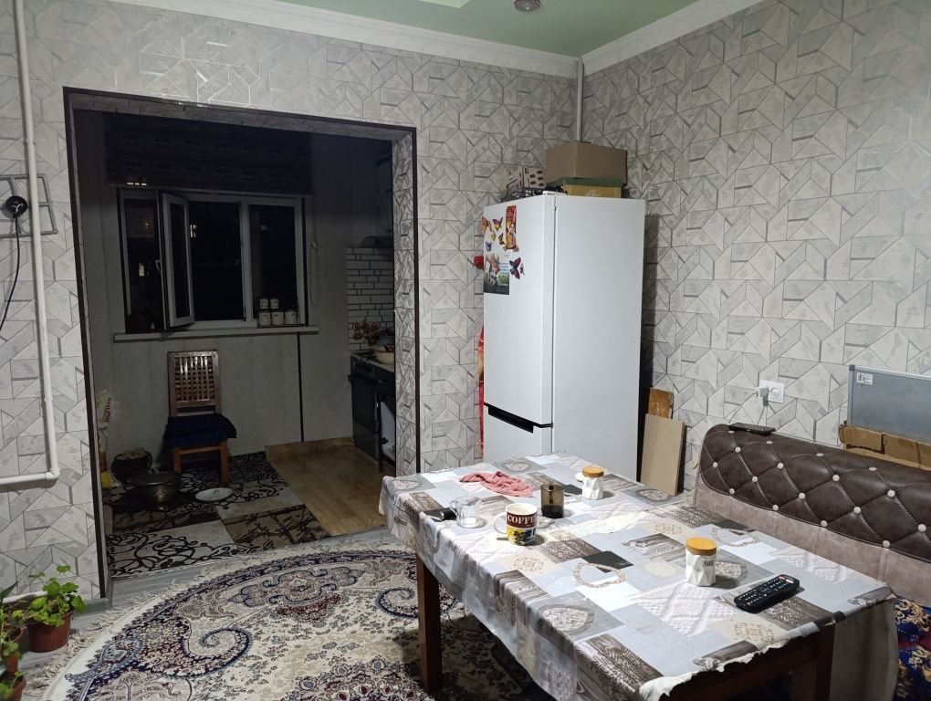 Sergeli 6 da juda qulay lokatsiya 3/4 xonalik uy srochno sotiladi