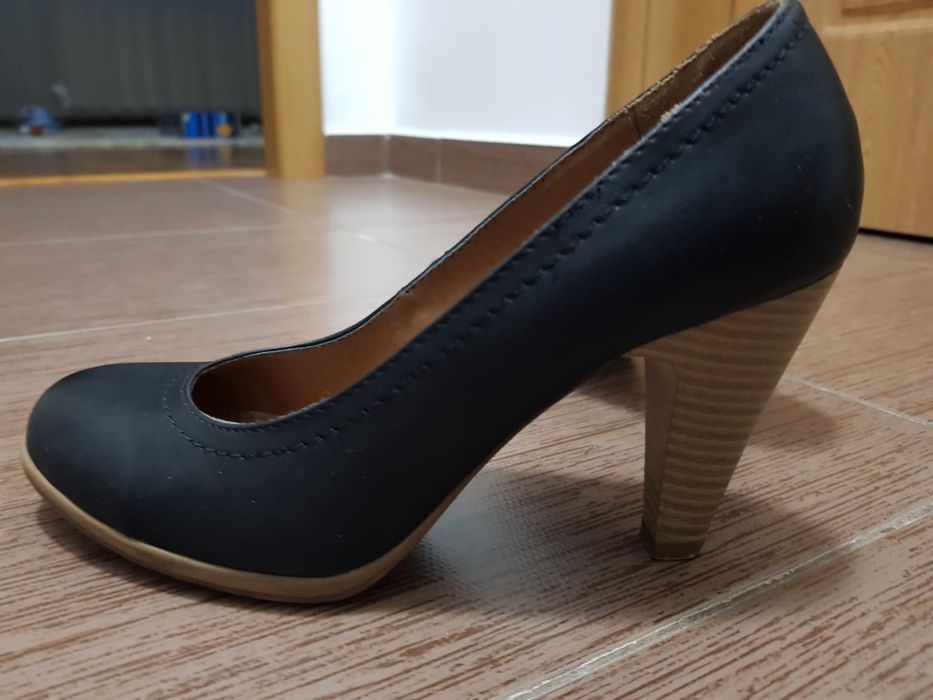 Vând Pantofi nr.36 comozi