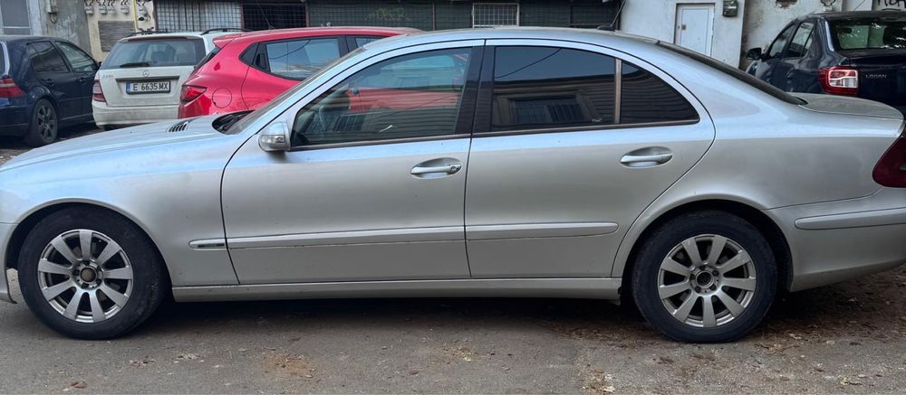 Vand mercedes w211 anul 2006 motor 2.2 150 cp