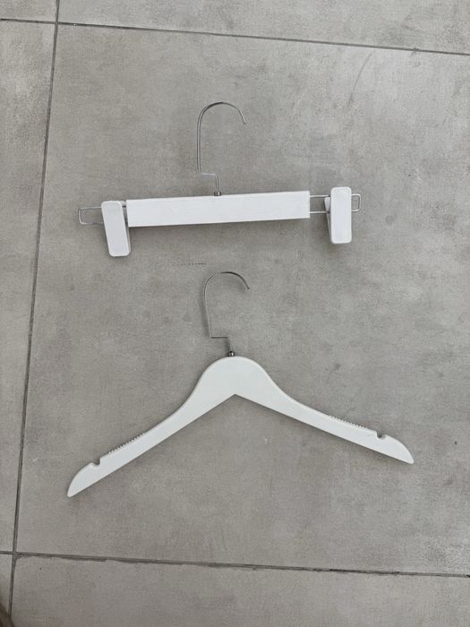 Продам вешалки, соединитель, прозрачный чехол для одежды!