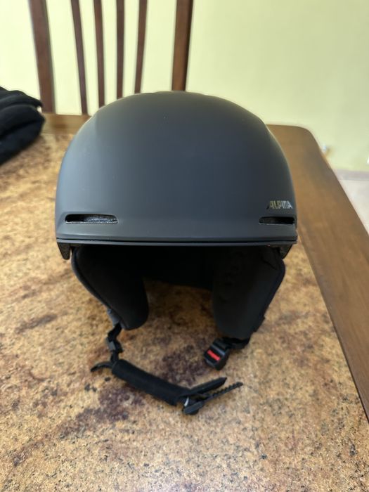 Каски за ски алпина