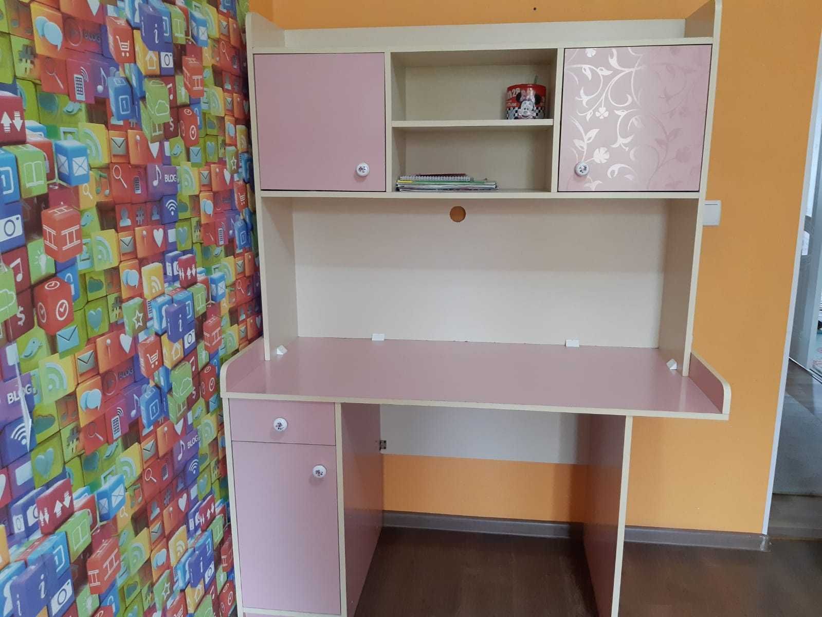 Парта для выполнения уроков