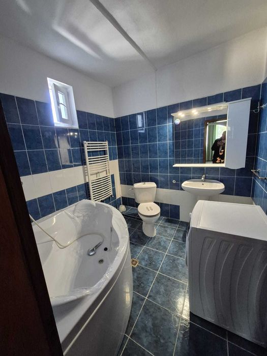 Inchiriez apartament cu 4 camere, zona centrala, Brasov