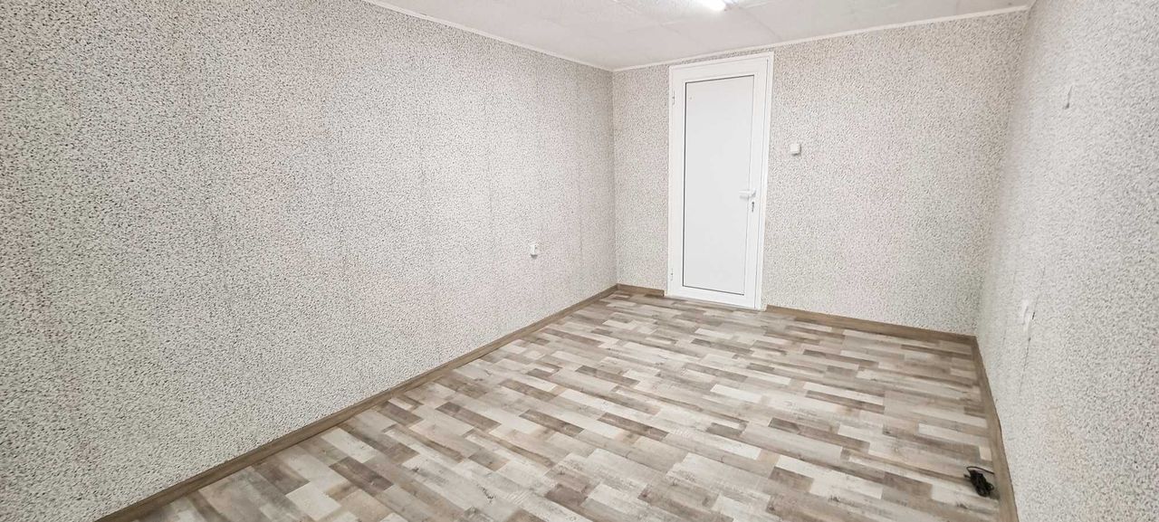Продава се Магазин в Плевен, Идеален център - 17 кв.м за 1618 €/кв.м - Снимка #4