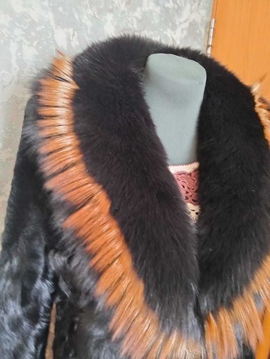 Продам шубу женскую мех натуралка