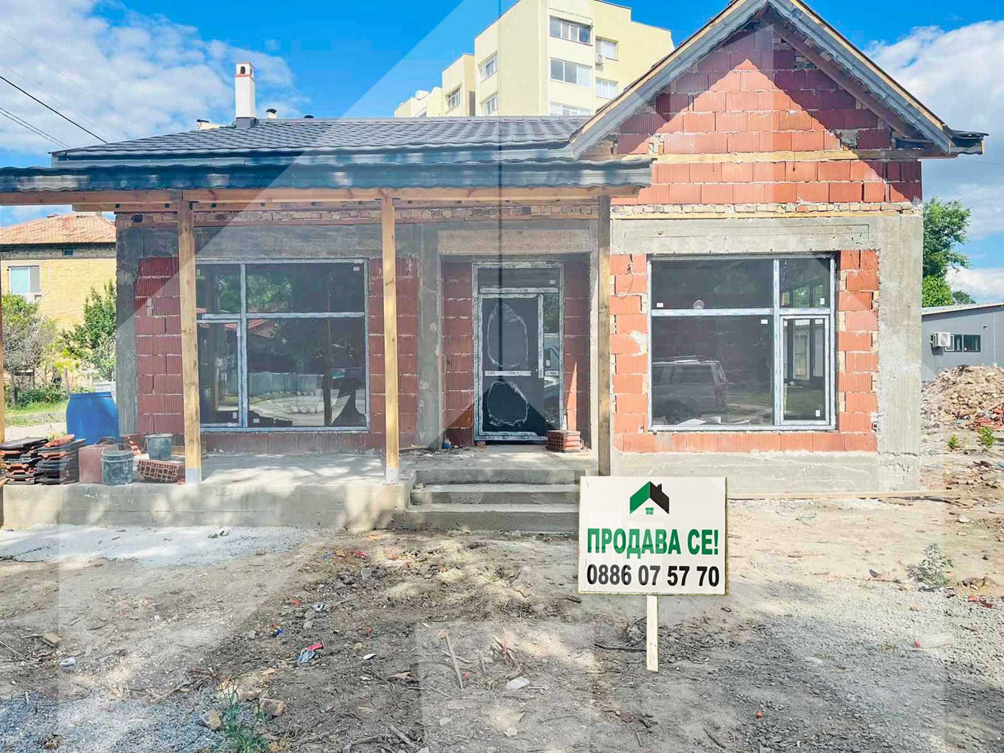 ПРОДАВА новострояща се самостоятелна къща с двор в гр. Нови пазар.
