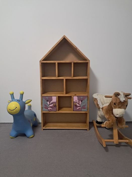 Jucarii ( casuta jucarii/papusi lemn,calut balansoar,girafa gonflabila