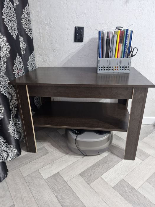 Продам стол журнальный